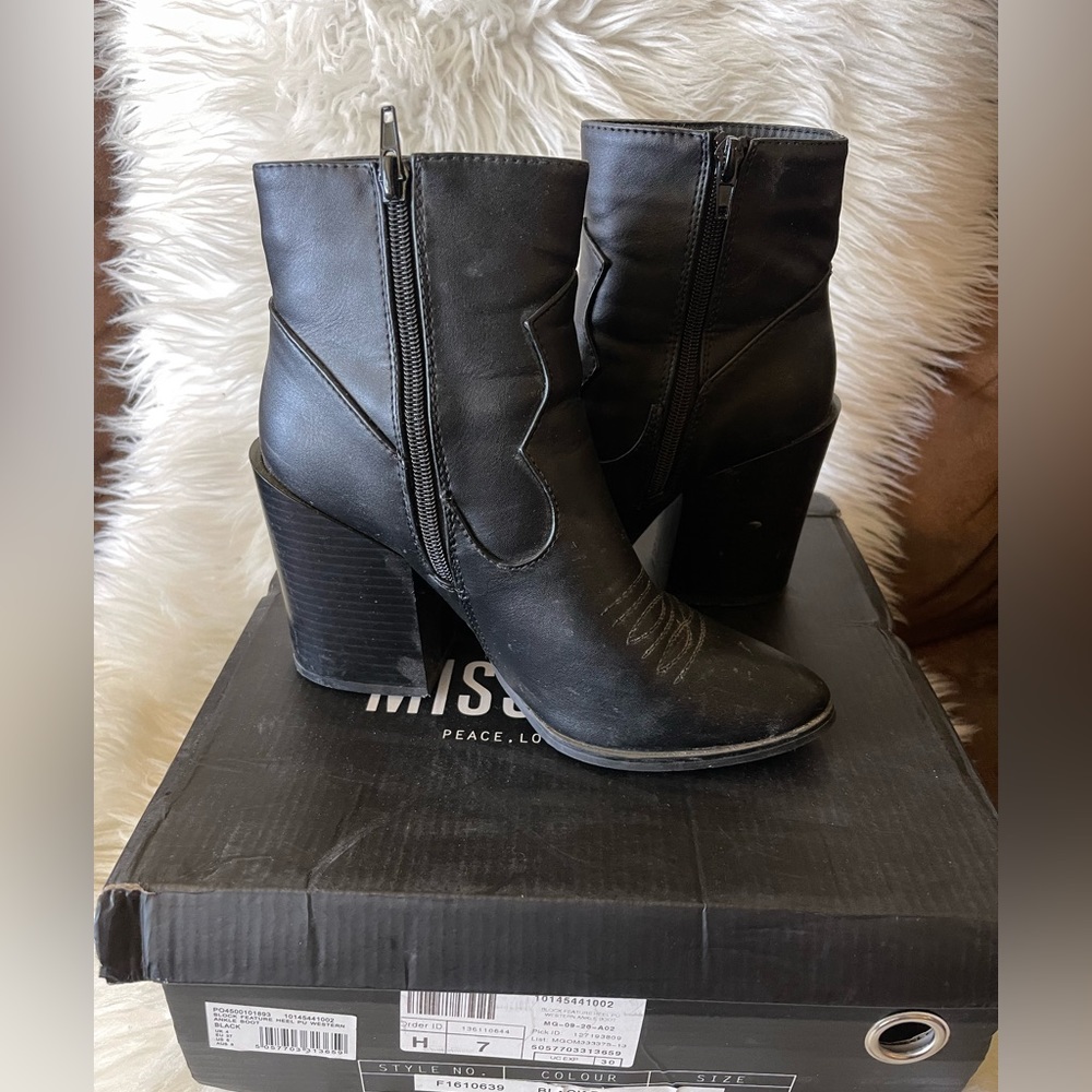 Missguided black boots - Picture 1 of 2